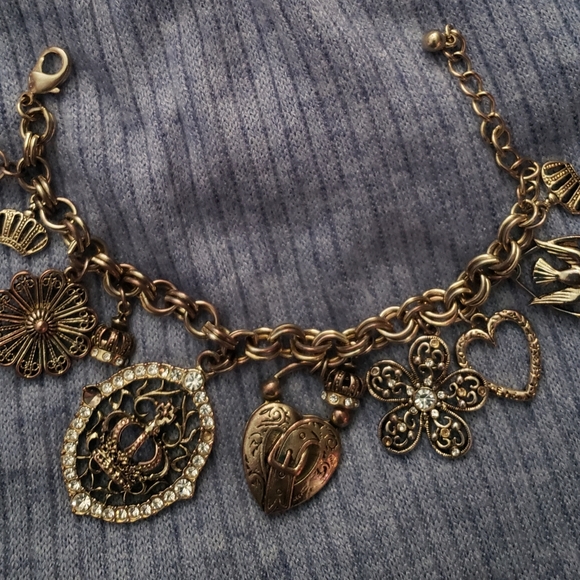 Charm bracelet - Picture 2 of 4